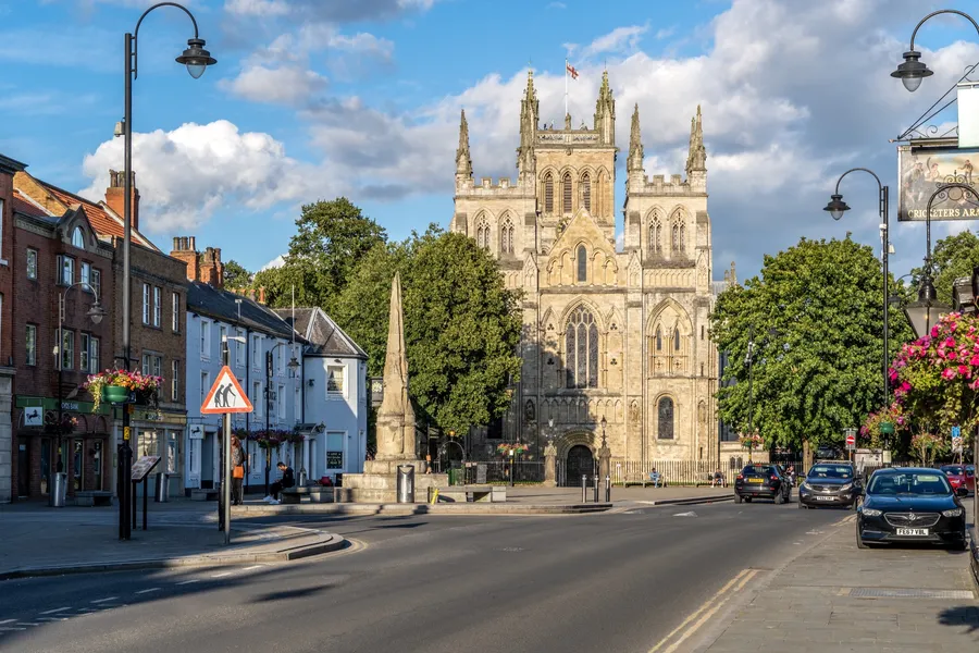 Professional asbestos management in Selby, helping businesses and property owners safely monitor and manage asbestos-containing materials.