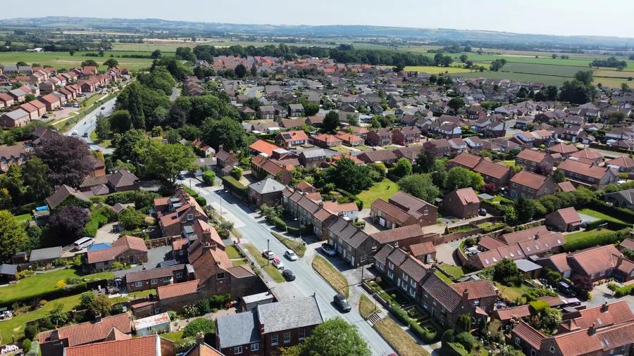 Reliable asbestos testing in Howden for homes, rental properties and commercial buildings, with samples analysed by a UKAS-accredited laboratory.