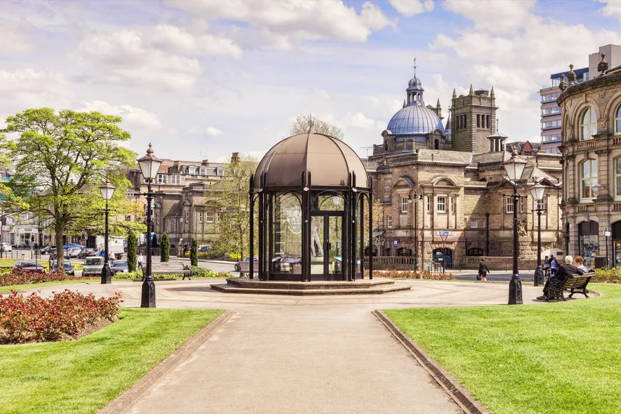 Reliable asbestos testing in Harrogate for domestic, rental and commercial properties, with samples analysed by a UKAS-accredited laboratory.