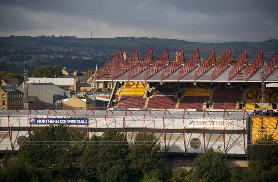 Professional asbestos testing in Bradford for homes, rental properties and commercial buildings, with samples analysed by a UKAS-accredited laboratory.