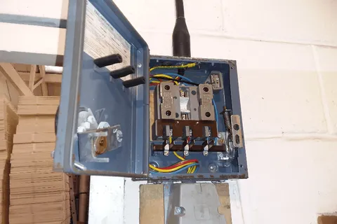 Asbestos fuse guard