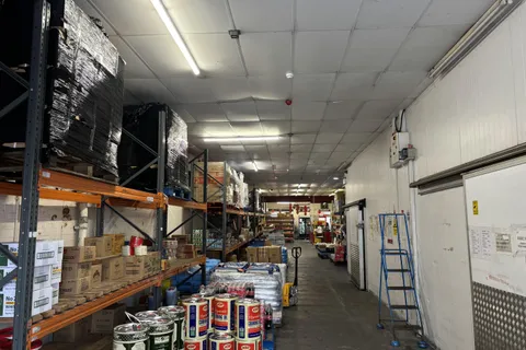 Hull Asbestos Inspection: Large Warehouse Assessment