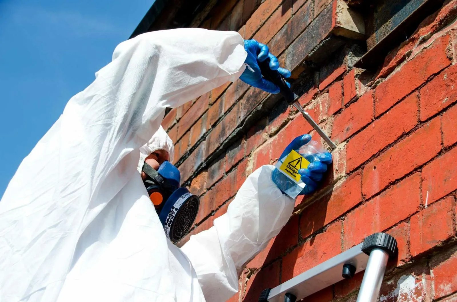 Testing for asbestos in building