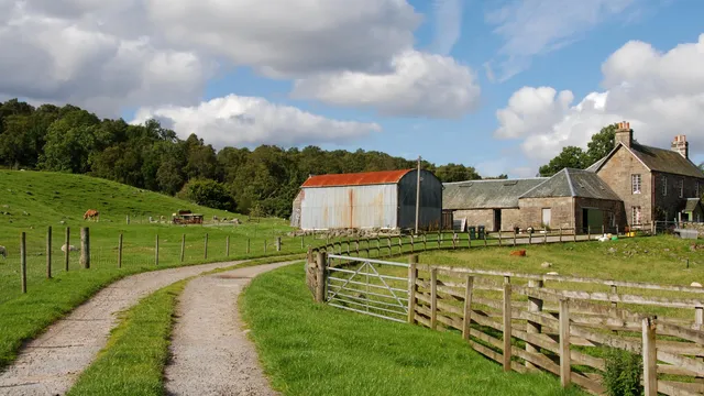 Asbestos farm buildings