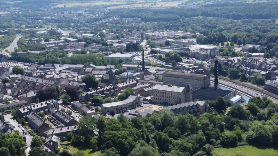Reliable asbestos testing in Bingley for homes, rental properties and commercial buildings, with samples analysed by a UKAS-accredited laboratory.
